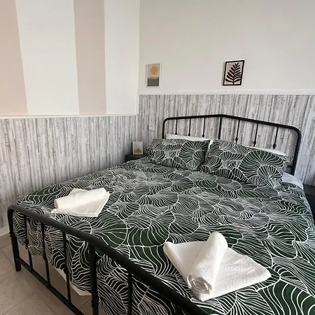 La Depandance 7 Minuti Dal Mare 2 Minuti Dall Accademia Apartment Carrara